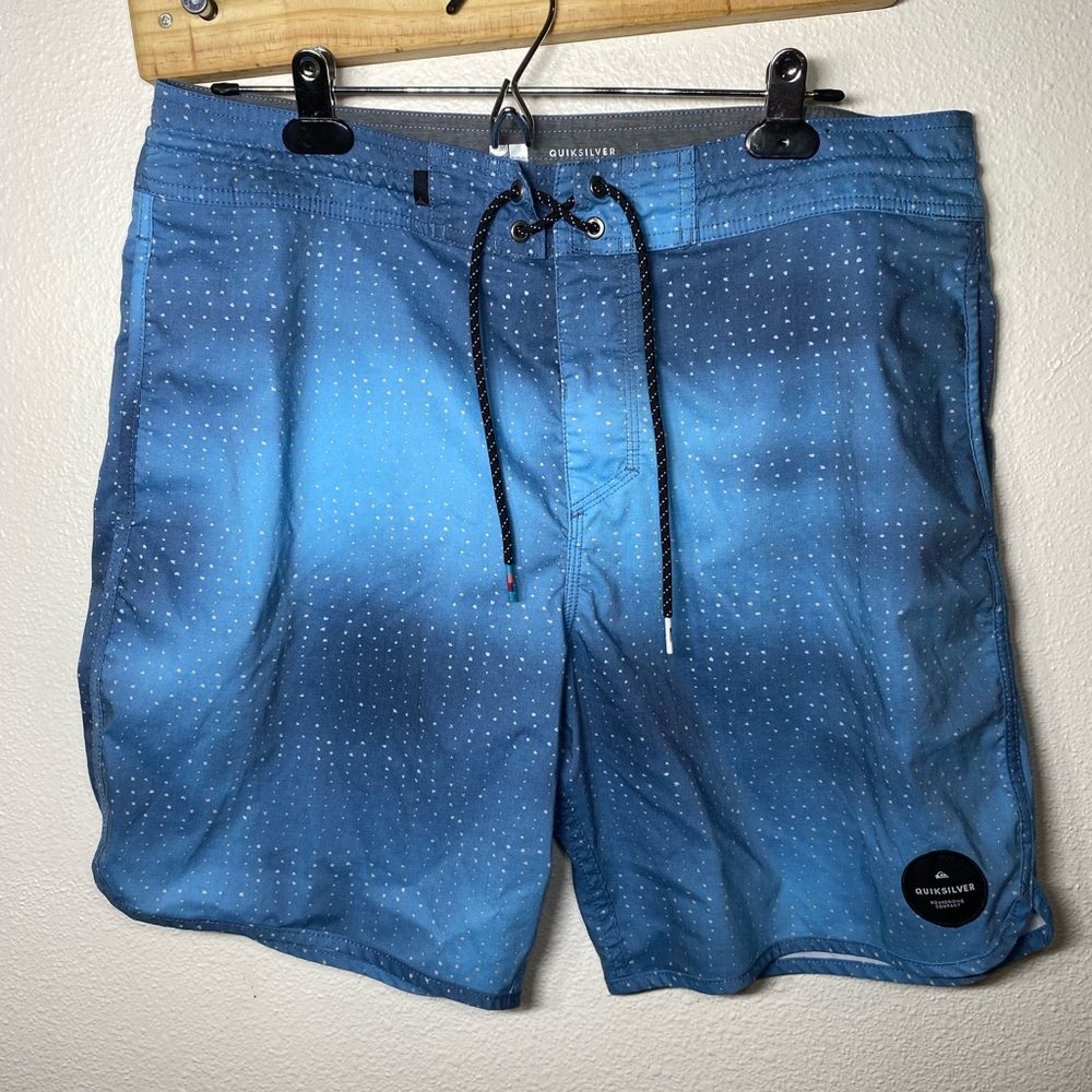 QuickSilver Mens Short
